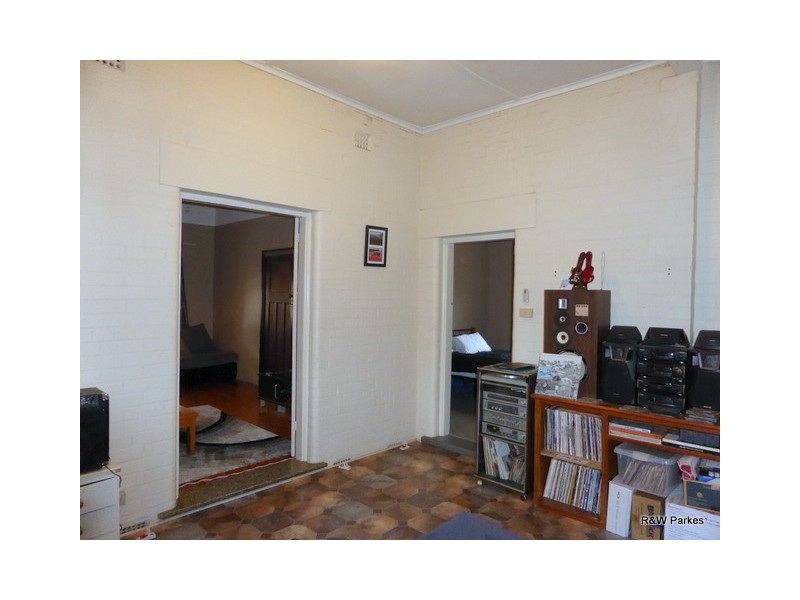 5 Cooke Street, Parkes NSW 2870