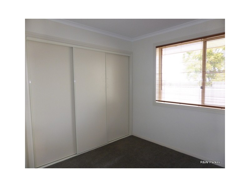 2 Mengarvie Road, Parkes NSW 2870