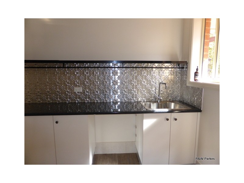 2 Mengarvie Road, Parkes NSW 2870