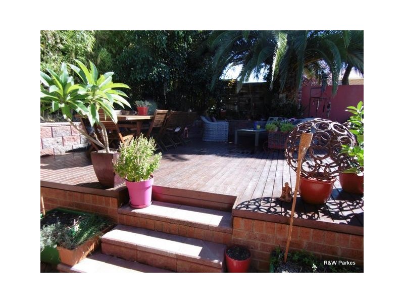 2 Mengarvie Road, Parkes NSW 2870