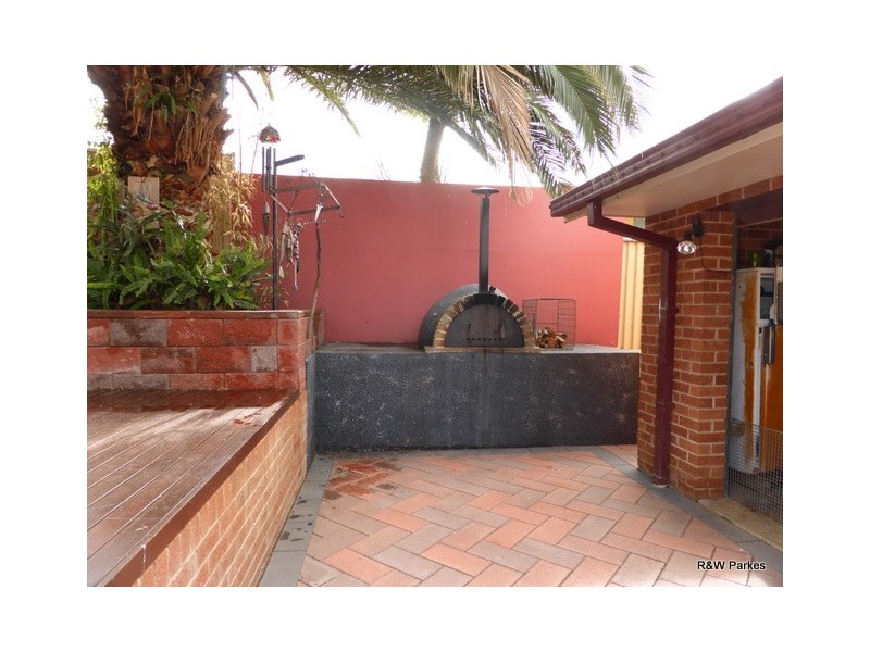 2 Mengarvie Road, Parkes NSW 2870