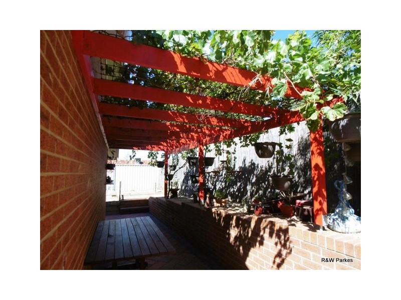 2 Mengarvie Road, Parkes NSW 2870