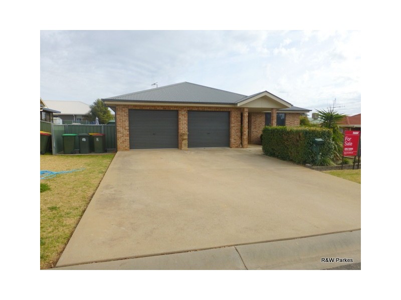 4 Alder Avenue, Parkes NSW 2870