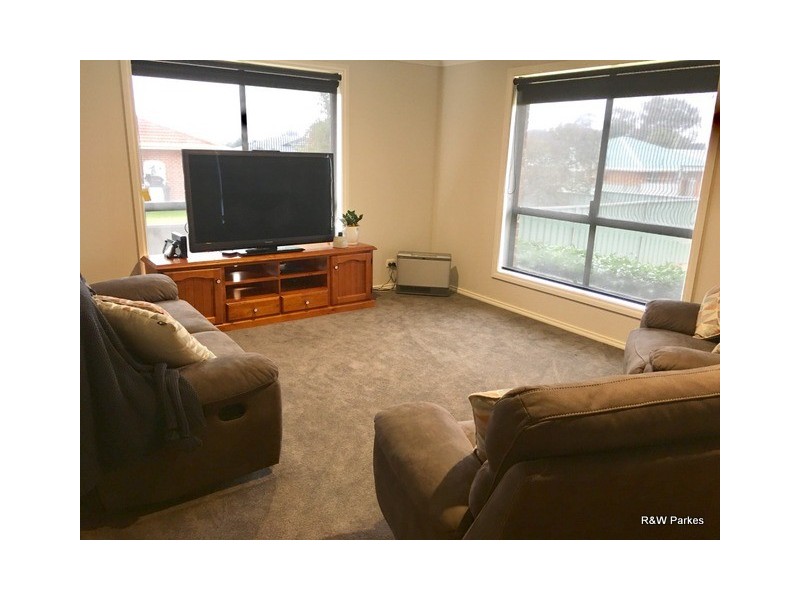 4 Alder Avenue, Parkes NSW 2870