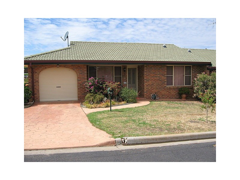 Unit 3/82 Dalton Street, Parkes NSW 2870