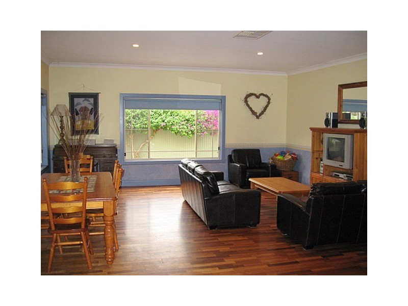 32 Cecile Street, Parkes NSW 2870