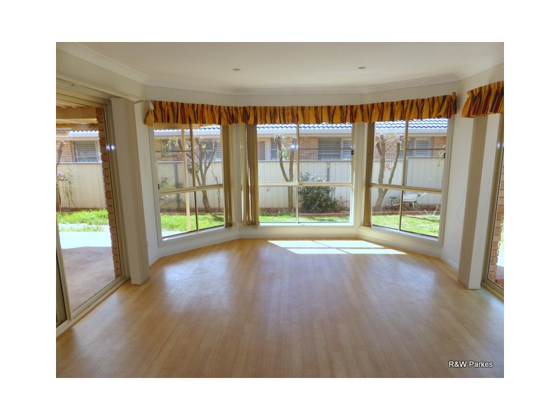 3 Endeavour Place, Parkes NSW 2870