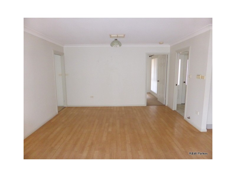 3 Endeavour Place, Parkes NSW 2870