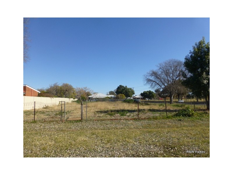 28 Lynch Street, Parkes NSW 2870