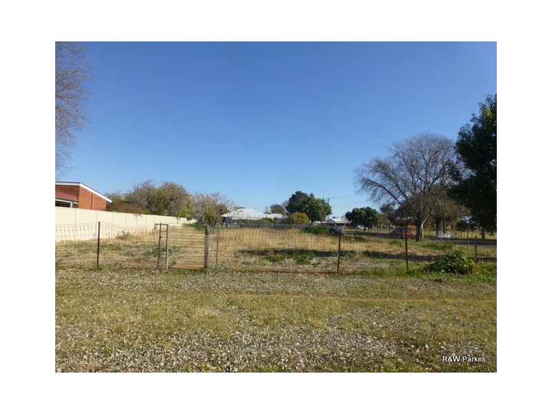 28 Lynch Street, Parkes NSW 2870