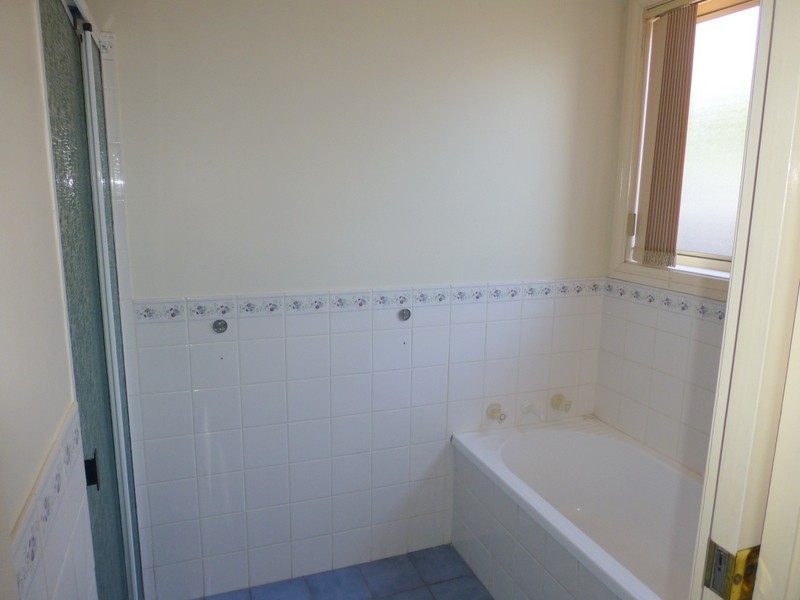 3 Guillan Place, Parkes NSW 2870