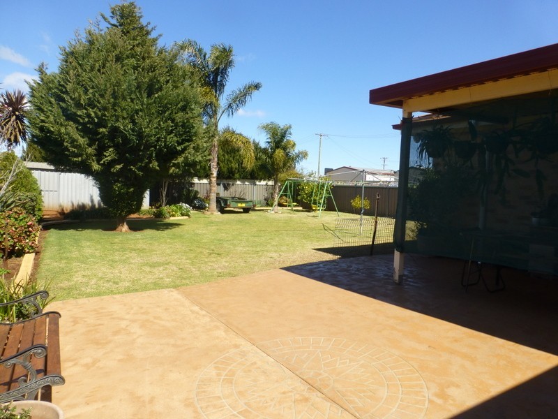 3 Guillan Place, Parkes NSW 2870