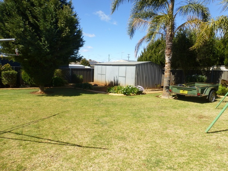 3 Guillan Place, Parkes NSW 2870