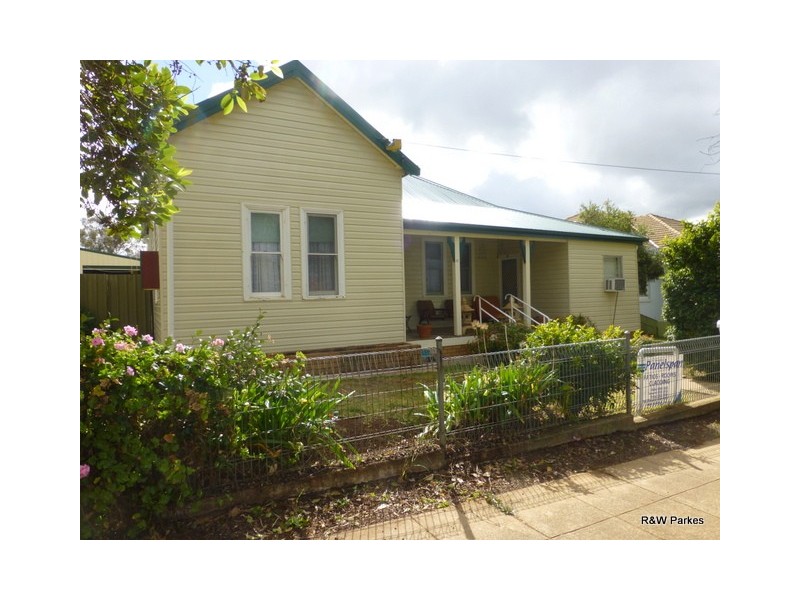 12 Rose Street, Parkes NSW 2870