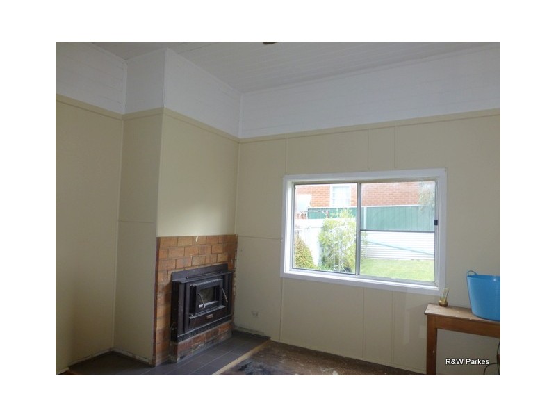 12 Rose Street, Parkes NSW 2870