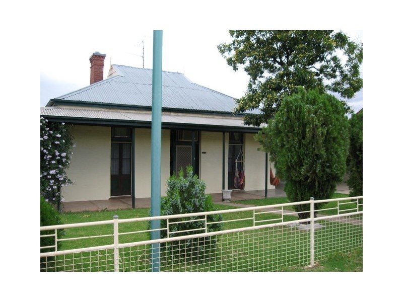 126 Caswell Street, Peak Hill NSW 2869
