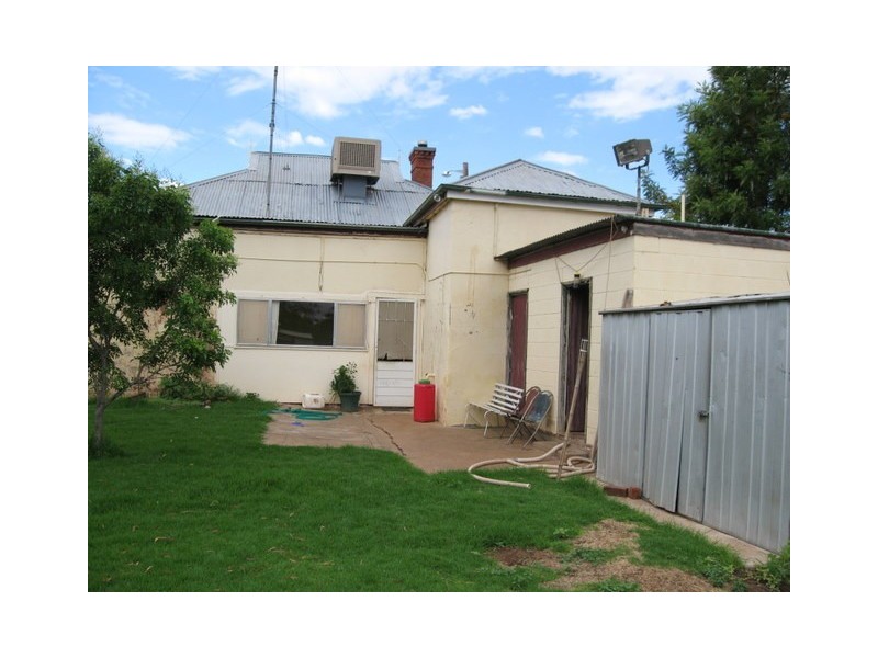 126 Caswell Street, Peak Hill NSW 2869