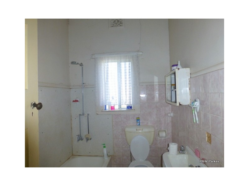 143 Caswell St, Peak Hill NSW 2869