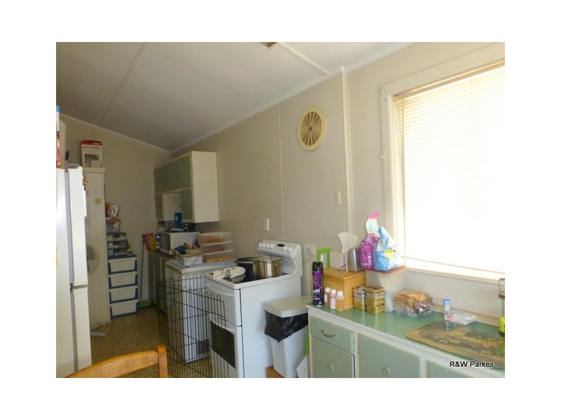 143 Caswell St, Peak Hill NSW 2869