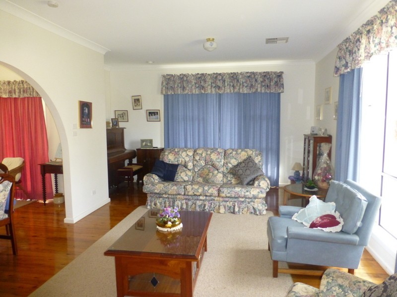 8834 Henry Parkes Way, Parkes NSW 2870