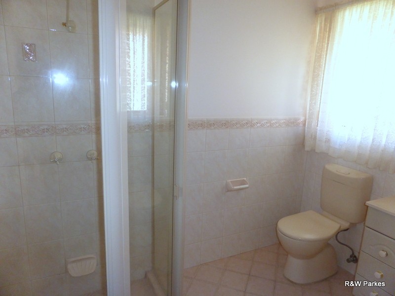 5 Arana Place, Parkes NSW 2870