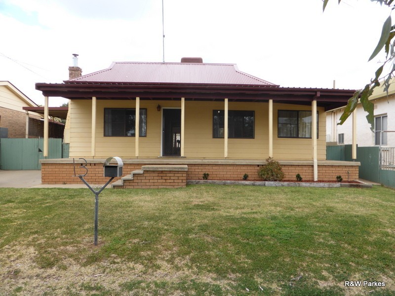 13 Callaghan Street, Parkes NSW 2870