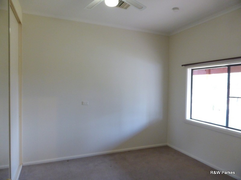 13 Callaghan Street, Parkes NSW 2870