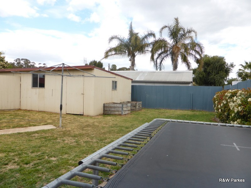 13 Callaghan Street, Parkes NSW 2870