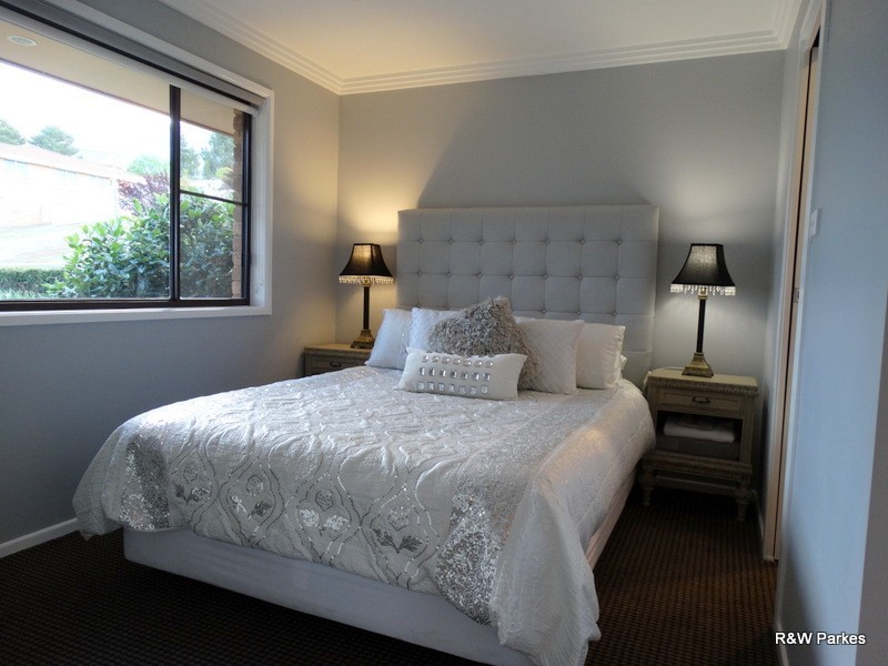 26 Panorama Cres, Parkes NSW 2870