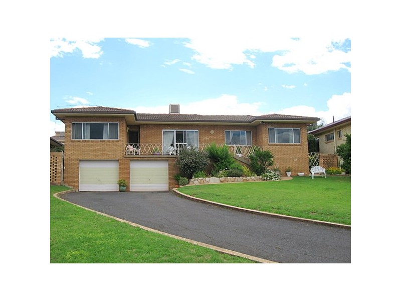 20 Mengarvie Road, Parkes NSW 2870