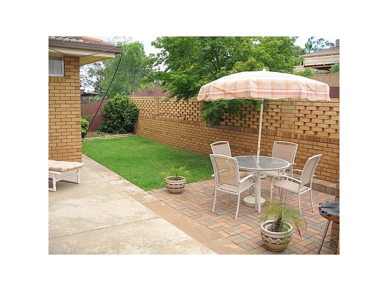 20 Mengarvie Road, Parkes NSW 2870