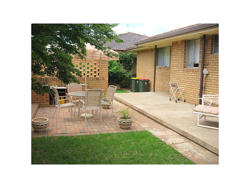 20 Mengarvie Road, Parkes NSW 2870