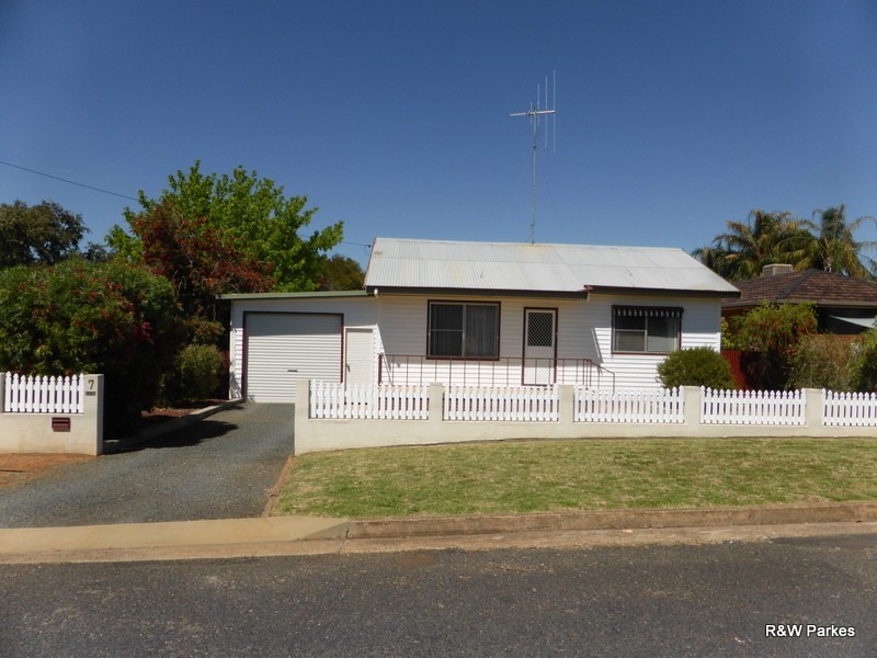 7 Tichborne Street, Parkes NSW 2870