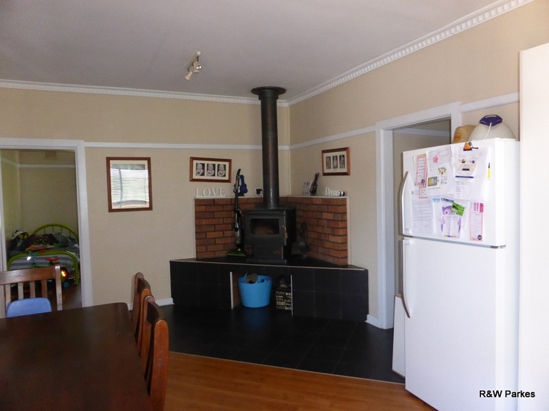 17 Callaghan Street, Parkes NSW 2870