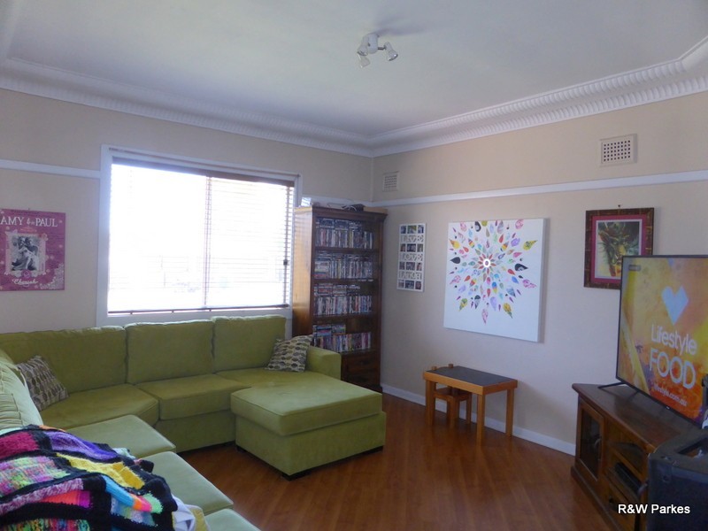 17 Callaghan Street, Parkes NSW 2870