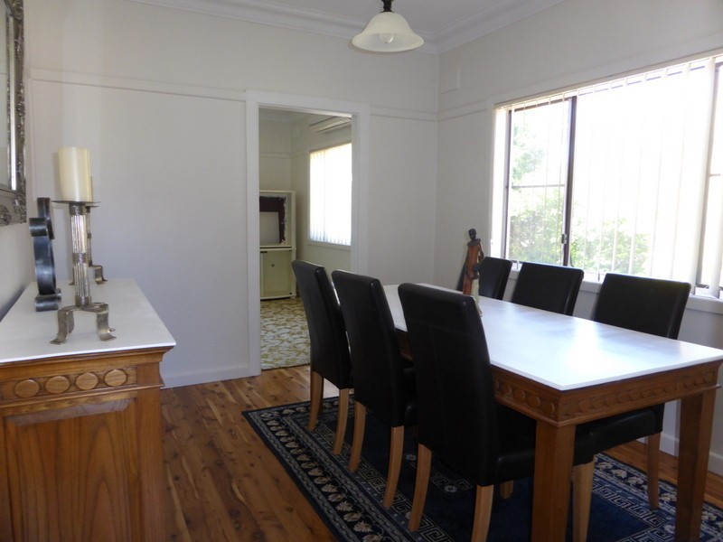 12 Pearce Street, Parkes NSW 2870
