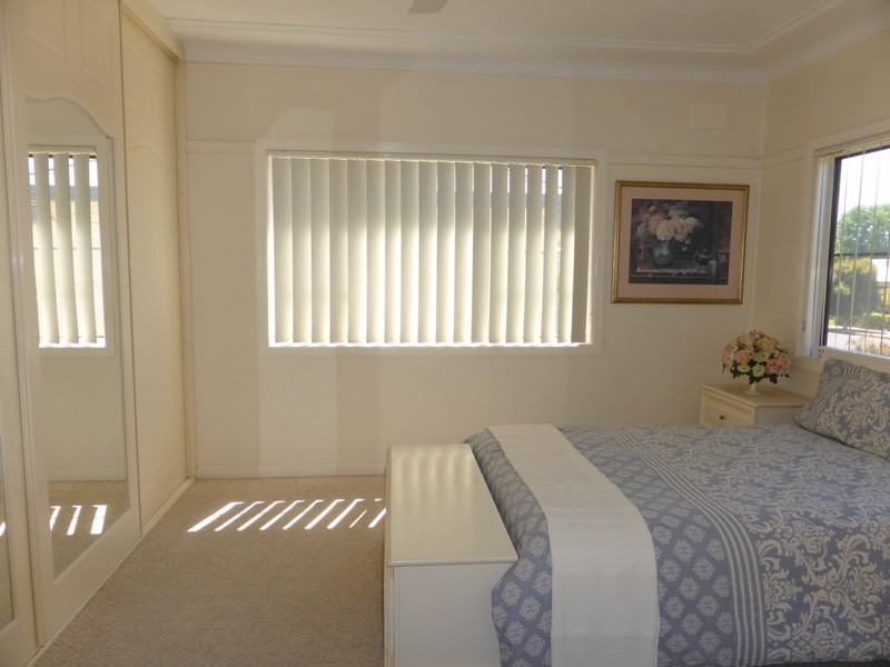 12 Pearce Street, Parkes NSW 2870