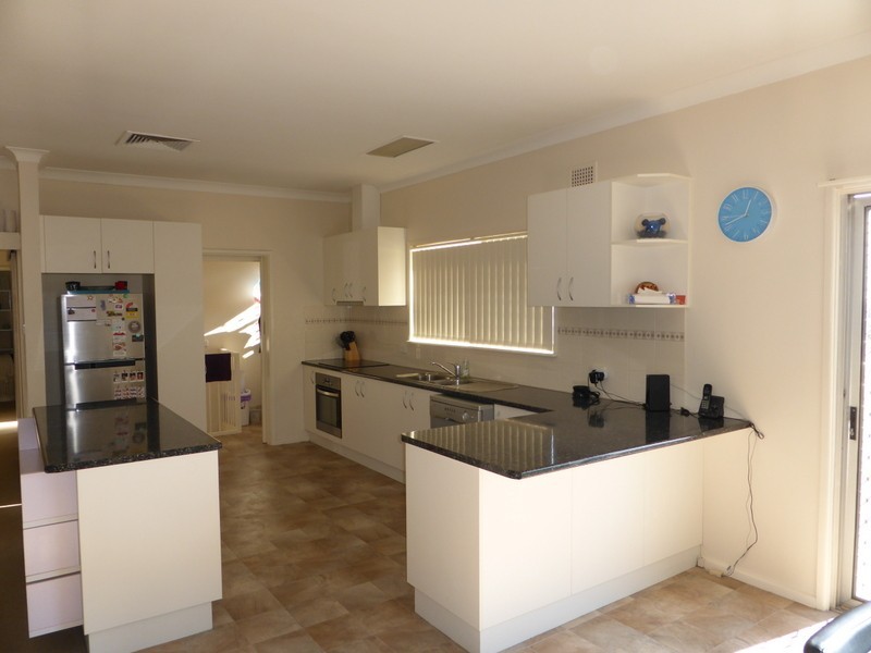 36A High Street, Parkes NSW 2870