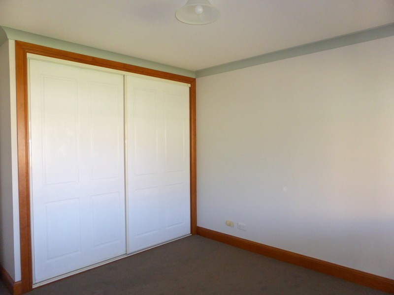 5 Christina Close, Parkes NSW 2870