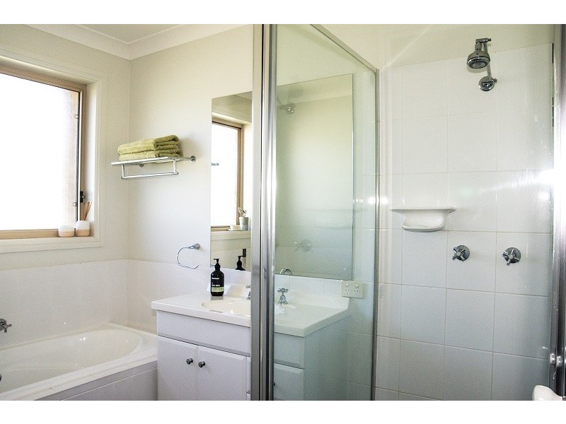 4 Mossgiel Close, Parkes NSW 2870