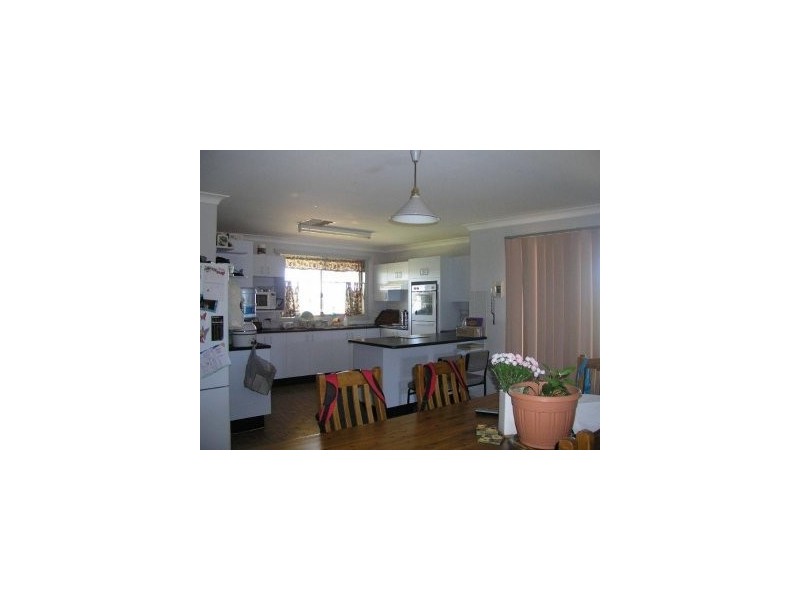 18 George Field Drive, Parkes NSW 2870