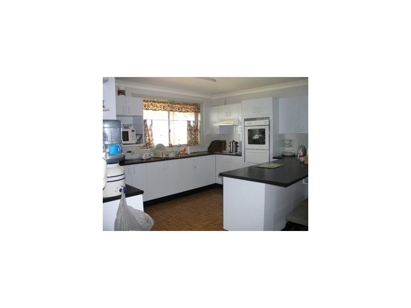 18 George Field Drive, Parkes NSW 2870
