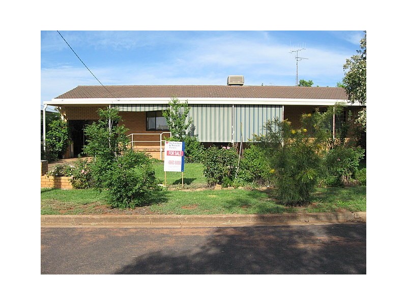 47 Boori Street, Peak Hill NSW 2869