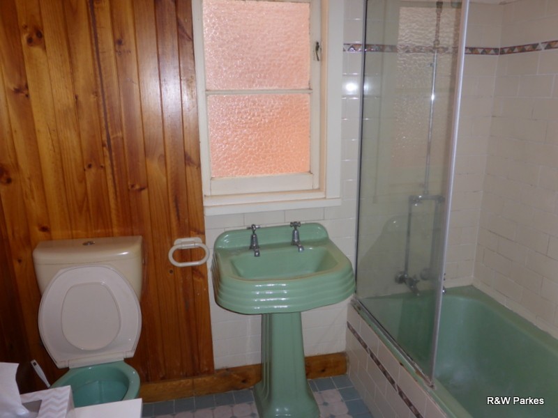 15 Currajong Street, Parkes NSW 2870