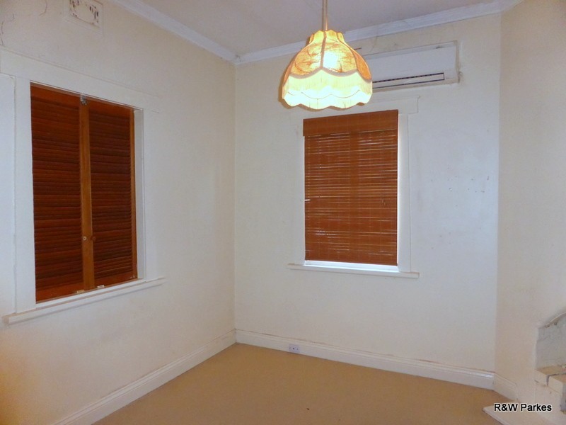 15 Currajong Street, Parkes NSW 2870