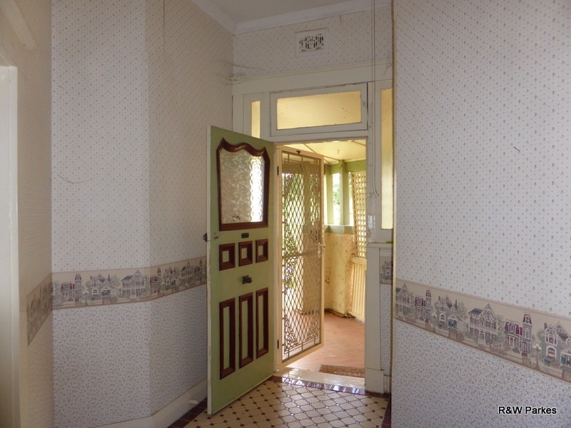 15 Currajong Street, Parkes NSW 2870