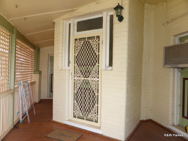 15 Currajong Street, Parkes NSW 2870