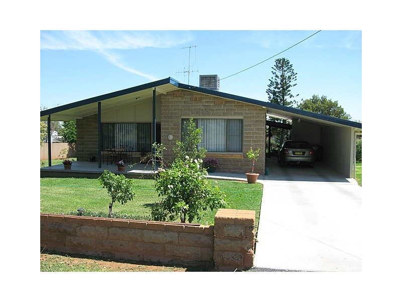 129 Victoria Street, Parkes NSW 2870