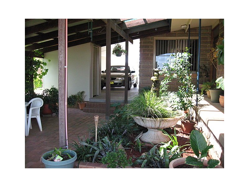 129 Victoria Street, Parkes NSW 2870