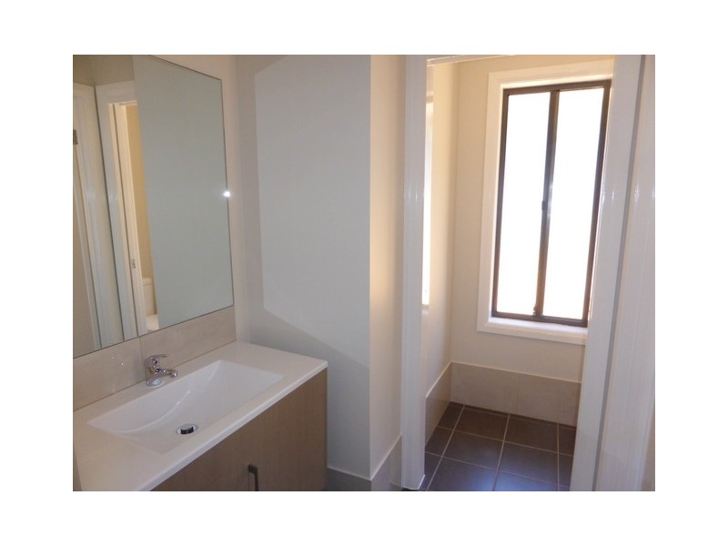 6A Jones Street, Parkes NSW 2870